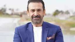 كريم عبد العزيز مهنئًا منتخب...