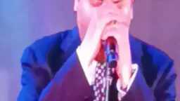 هاني شاكر بتقصّر في غناء...