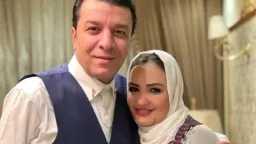 مصطفى كامل يذوب حبًا لزوجته...