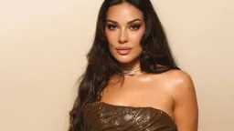 نادين نسيب نجيم تسرق الأضواء...