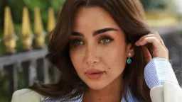 هنا الزاهد تتألق ببدلة بيج...