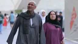 انتقدت ظهوره بالجلباب.. أول رد...