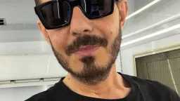 ”أحمد زاهر يثير الجدل بإطلالته...