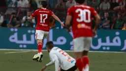بن شرقي يعطي الأهلي التقدم...