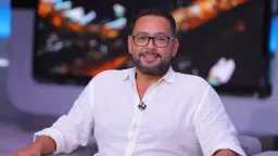أحمد رزق يفاجئ أحمد السقا...