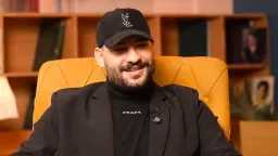 طلق زوجته ع الهواء وكان...