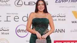 وئام مجدي تخطف الأنظار في...