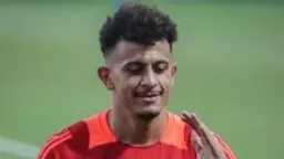 الأهلي يؤجل حسم مستقبل عمر...