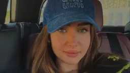 هنا الزاهد تتألق بإطلالة شتوية...