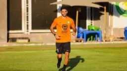 الأهلي يفتح باب المفاوضات مع...