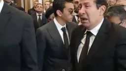 هاني رمزي باكياً: أمي السبب