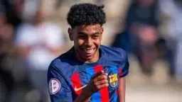 لامين يامال يقود برشلونة لرباعية...