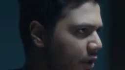 عمر رياض يشتعل في ”رأس...