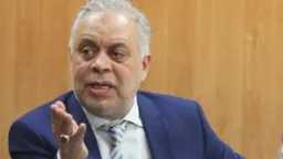 رسالة نارية من أشرف زكي:...